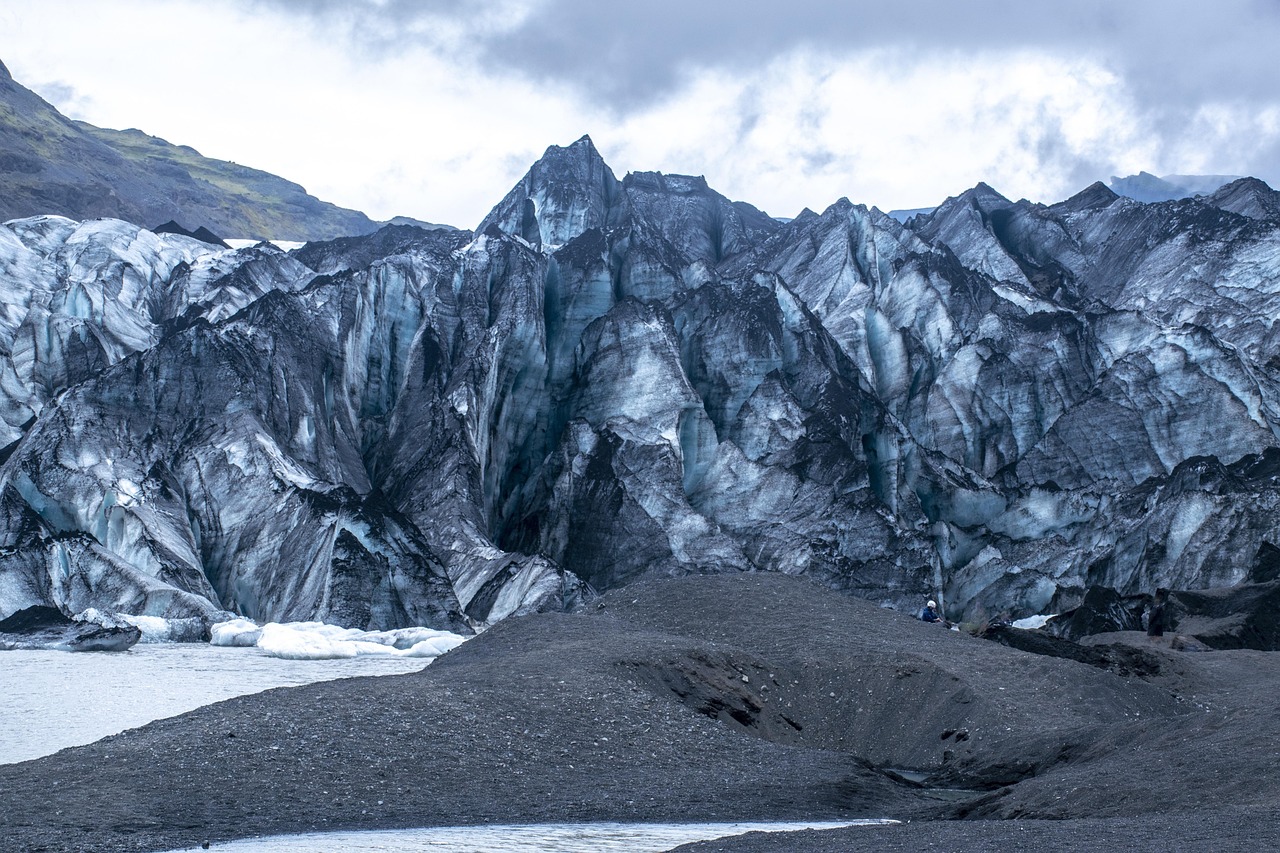 iceland incentive package